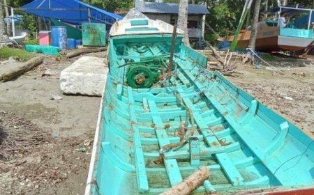 Potret Kapal Nelayan yang Hilang di Perairan Sulawesi, Tiga Nelayan Hilang Belum Ditemukan