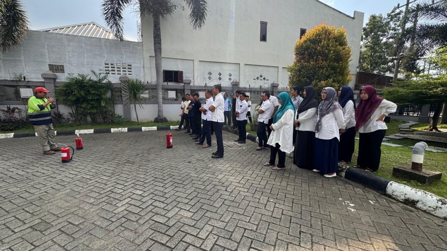 Gelar Simulasi Tanggap Darurat Kebakaran, UT Medan Pastikan Kesiapsiagan Civitas Kampus