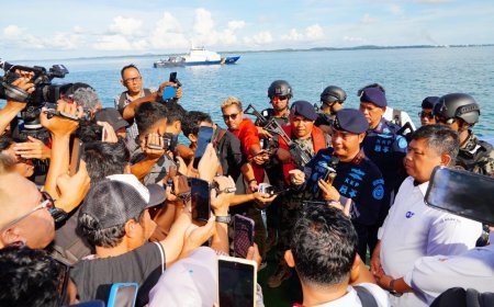KKP Hentikan 2 Operasional Kapal Isap Pasir Bendera Singapura di Perairan Batam