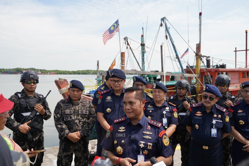 Berantas Illegal Fishing, KKP Tangkap 2 Kapal Ikan Asal Malaysia di Selat Malaka