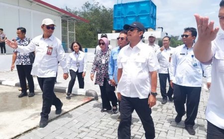 Menteri KKP Tinjau Kampung Nelayan Merah Putih di Jatimalang Purworejo