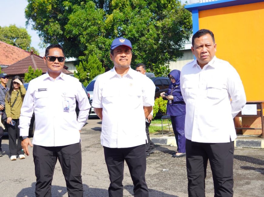 Dirjen PSDKP Dampingi Menteri KKP Sambangi Kampung Nelayan Merah Putih Karang Duwur